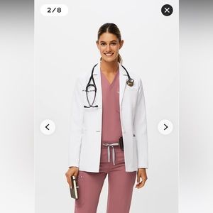 FIGS White Bellevue - Short Lab Coat